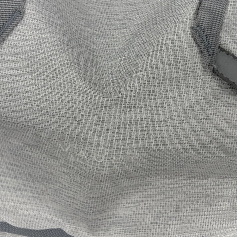 North Face Vault Backpack Silver Gray Flexvent Padded Compartment